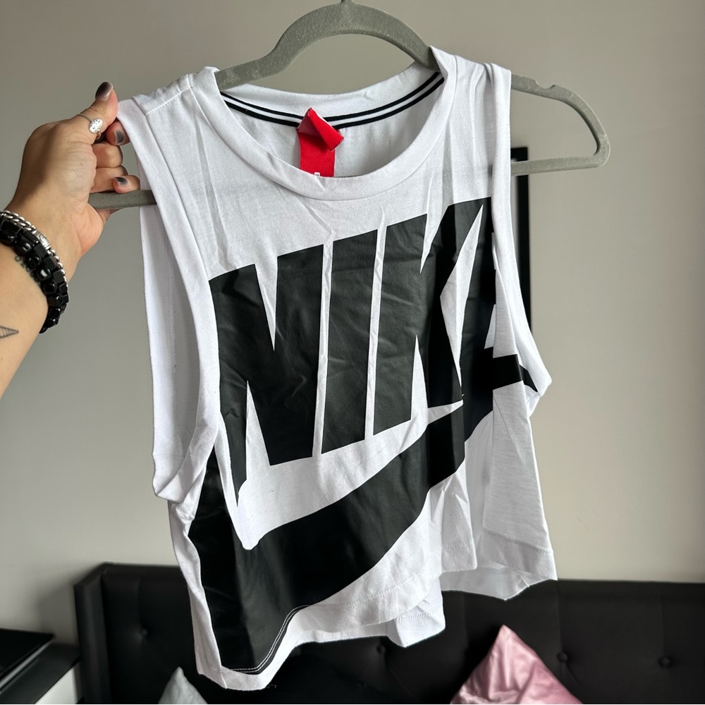 Nike Crop Tank - Picture 1 of 1